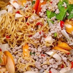 ยำมาม่า