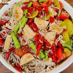 Spicy Rice Noodles Salad With Vietnamese Sausage