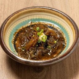 สาหร่ายทะเลในน้ำส้มสายชูญี่ปุ่น