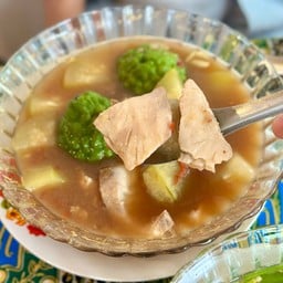 ปลาดิษฐ์ อาหารทะเลพื้นถิ่น เรือเล็กชาวประมง