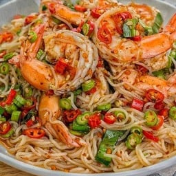 ยำขนมจีน ปลาร้า กุ้งสุก
