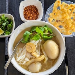 ( မုန့်ဟင်းခါး )โมฮิงกา / MoHinnGarr