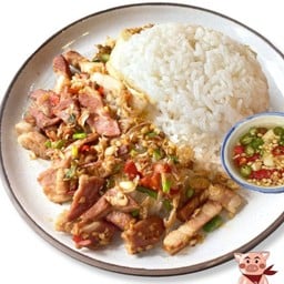 ข้าวเบคอนรมควันคั่วพริกกระเทียม