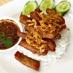 ข้าวหมูทอดน้ำจิ้มแจ่ว