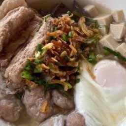 ก๋วยจั๊บญวนอุบลฯแม่กนกวรรณ กรุงเทพมหานคร