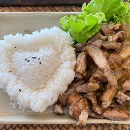 ข้าวหน้าหมูย่างจิ้มแจ่ว
