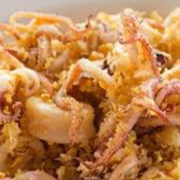 หมึกทอดกระเทียมพริกไทย