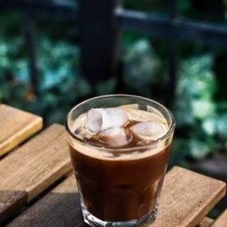 เอสเย็น on ice (ช็อทกาแฟ+น้ำแข็ง)