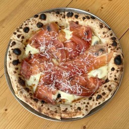 Prosciutto di Parma mascarpone pizza