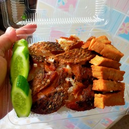 ข้าวปลาแกะ หมูยอทอด
