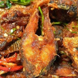 พริกแกงปลานิลทอดราดข้าว