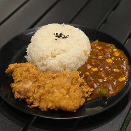 ข้าวไก่กรอบซอสกระหรี่