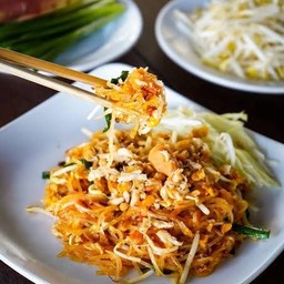 ผัดไทยไข่