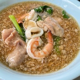 เส้นใหญ่ ราดหน้า (รวมมิตร)