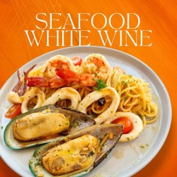 สปาเก็ตตี้ผัดซอสไวน์ขาว