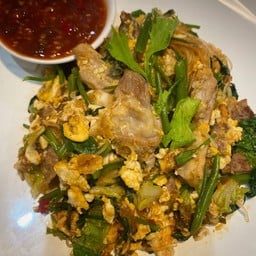 ปอปุ้ย  ก๊วยเตี๋ยวต้มยำ ก๊วยจั๊บ ข้าวมันไก่