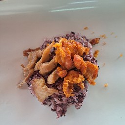ข้าวเหนียวดำหมูทอด+ไก่ทอด