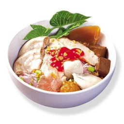 ก๋วยเตี๋ยวเย็นตาโฟลูกชิ้นปลาทรงเครื่อง