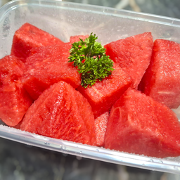 แตงโมหั่นพร้อมทาน