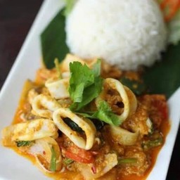 หมึกผัดไข่เค็ม