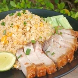 หมูกรอบทอง บ้านไผ่