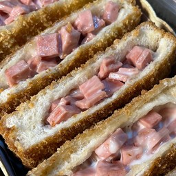 แซนวิชทอด by หมูยักษ์