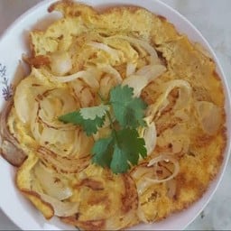 ข้าวไข่เจียวหัวหอมใหญ่