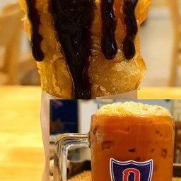 ชาชักเล็ก+โรตีม้วนช็อคโกเเลต.