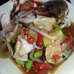 เกาเหลาปูม้าปลาหมึก