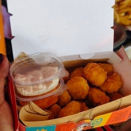 ของทอดกินเล่น ตลาดบางปะหัน