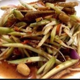 ยำมะม่วงปลากรอบ