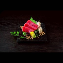 ปลาทูน่าส่วนเนื้อแดงซาชิมิ