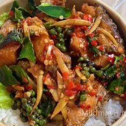 ผัดฉ่าปลานิลทอดราดข้าว