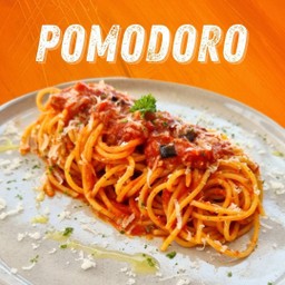 สปาเก็ตตี้ผัดซอสมะเขือเทศ