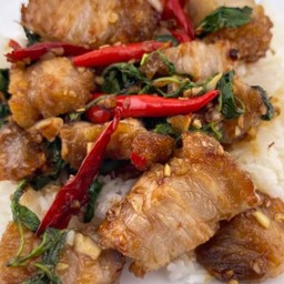 ข้าวกะเพราหมูกรอบ