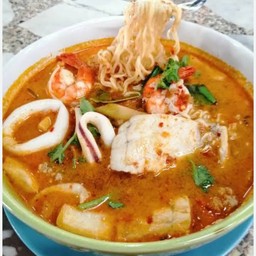 มาม่าต้มยำทะเลน้ำข้น