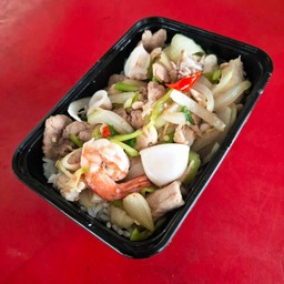 ผัดพริกหยวกราดข้าว