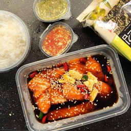 ชุดม่อนสุดคุ้ม1