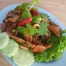 นำตกคอหมู