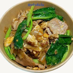 เส้นใหญ่ผัดซีอิ๊วไก่