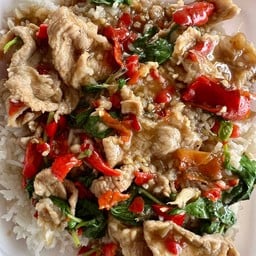 กะเพราหมูชิ้น