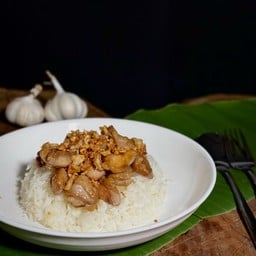 Angry ข้าวไก่ทอดกระเทียม