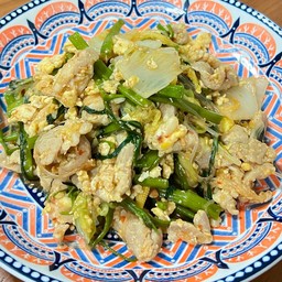 สุกี้แห้งหมู