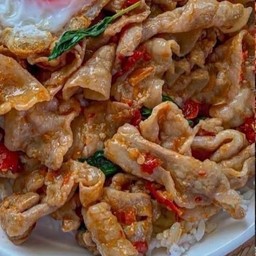 ข้าวหน้า กะเพราหมูสไลด์