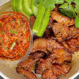 หมูทอดติดมัน พริกไทย