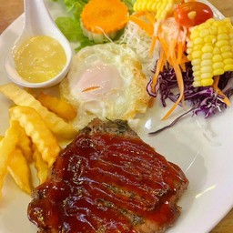 สเต็กหมูพริกไทยดำ