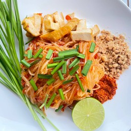 ผัดไทย โบราณ ราดซอสมะขาม