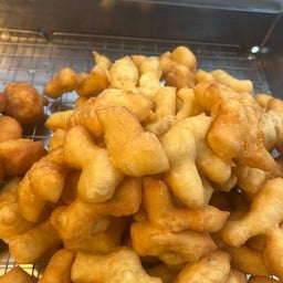 ปาท่องโก๋ตลาดใหม่ดอนเมือง