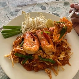 คั่ว กะเพราไข่ข้นพริกเกลือ วค ภูเก็ต (ฮาลาล)