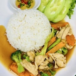 ผัดผักรวม ราดข้าว
